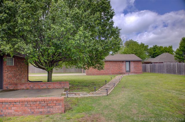 5755 E 144th Street North, Collinsville, OK 74021