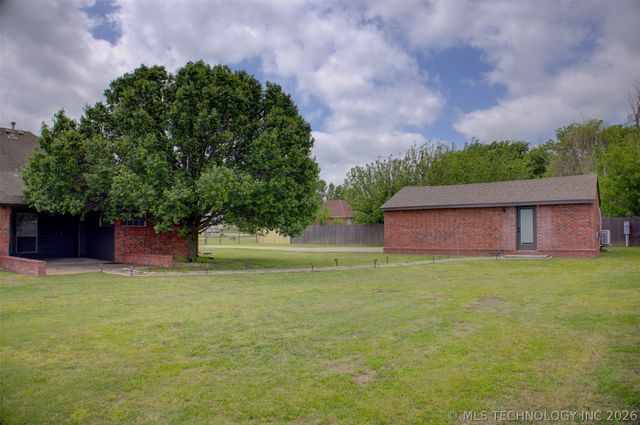 5755 E 144th Street North, Collinsville, OK 74021