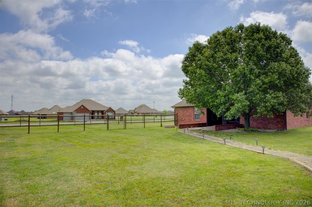 5755 E 144th Street North, Collinsville, OK 74021