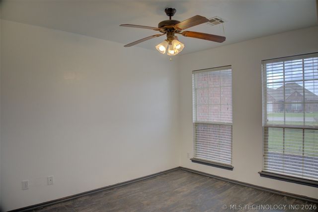 5755 E 144th Street North, Collinsville, OK 74021