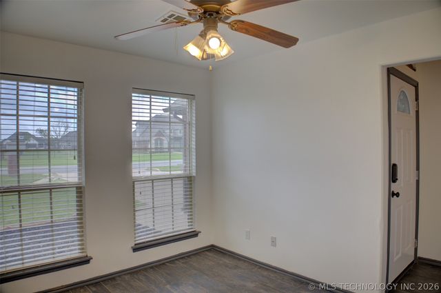 5755 E 144th Street North, Collinsville, OK 74021