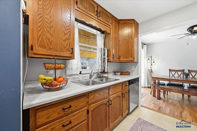 1103 BLAINE AVE, Rapid City, SD 57701