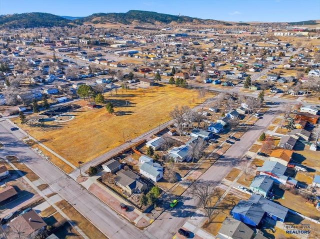 1103 BLAINE AVE, Rapid City, SD 57701