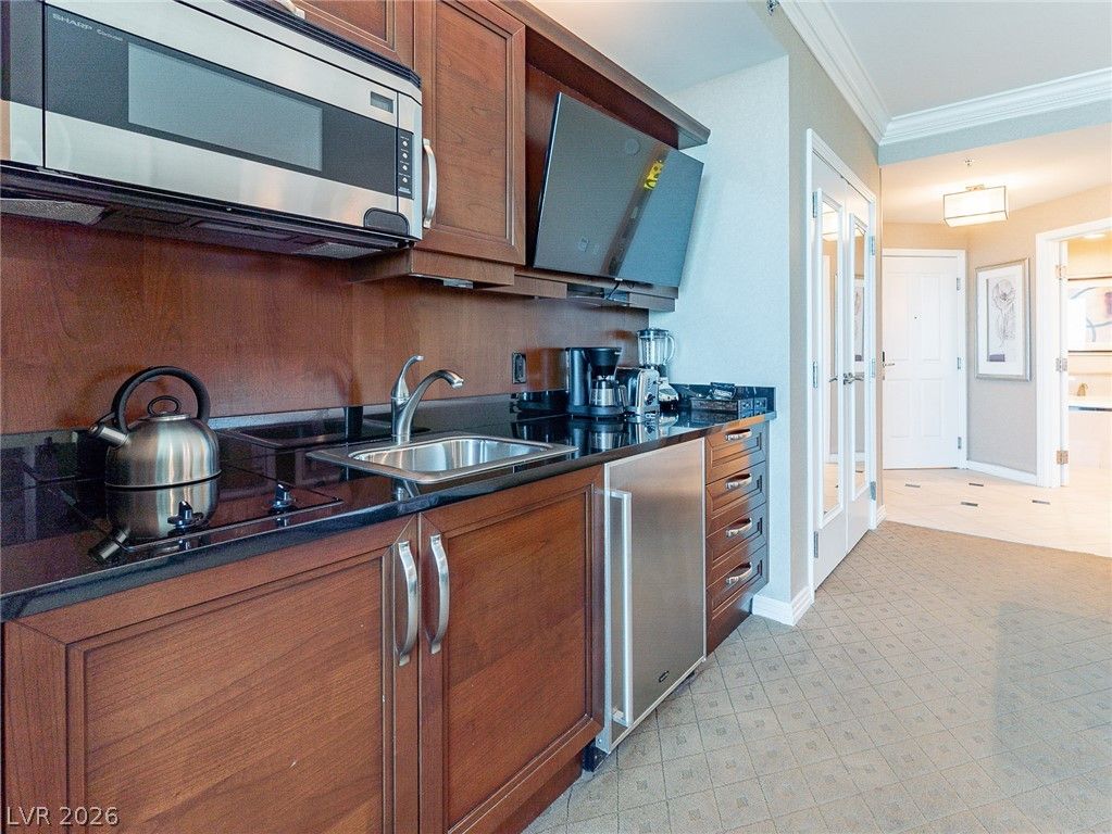 135 East Harmon Avenue 2104, Las Vegas, NV 89109 — photo 3