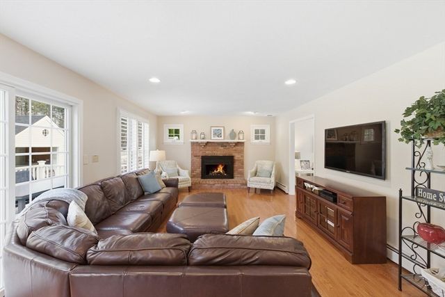 11 Delaney Drive, Walpole, MA 02081