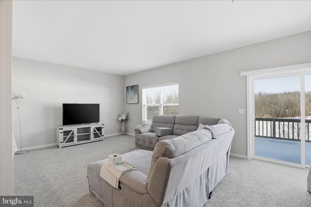 859 ANTHONY DR, Harrisburg, PA 17111