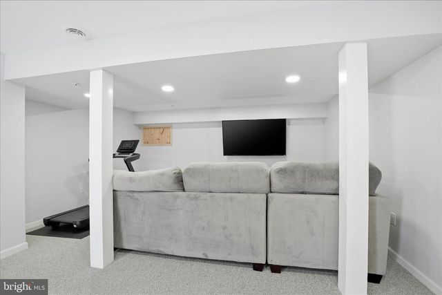 859 ANTHONY DR, Harrisburg, PA 17111