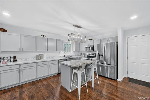 5382 Rural Terrace Court, Waterford Charter Township, MI 48329