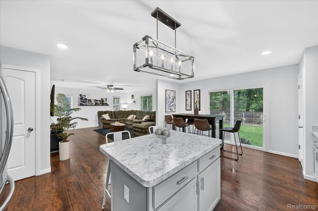 5382 Rural Terrace Court, Waterford Charter Township, MI 48329