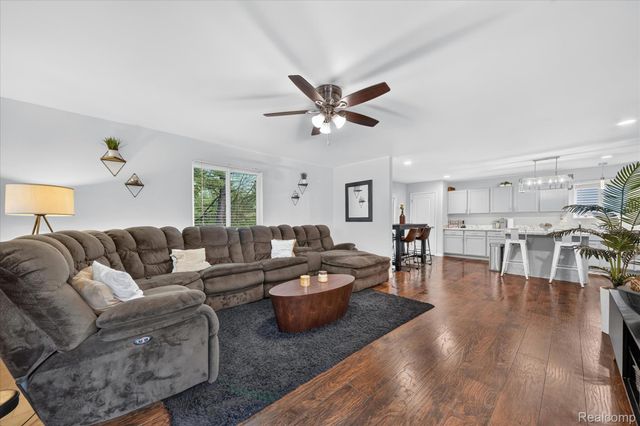 5382 Rural Terrace Court, Waterford Charter Township, MI 48329