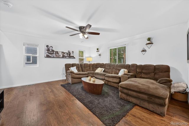 5382 Rural Terrace Court, Waterford Charter Township, MI 48329