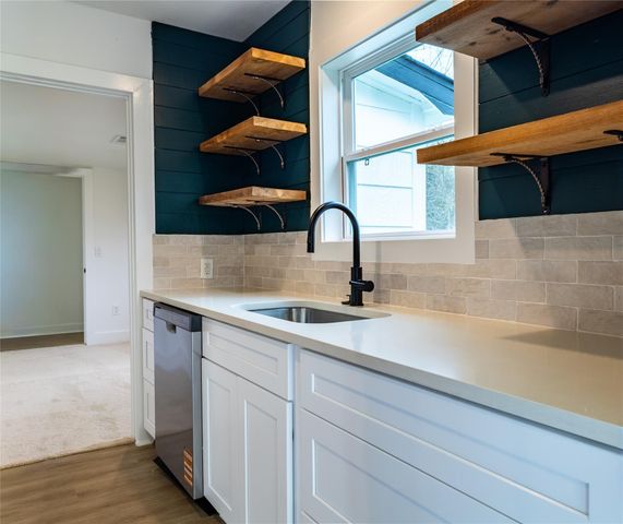 1203 17th Ave N, Texas City, TX 77590