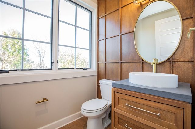 4111 S Champions Drive, Rogers, AR 72758