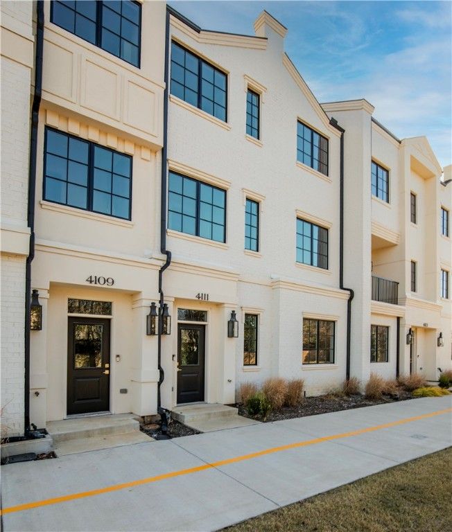 4111 S Champions Drive, Rogers, AR 72758