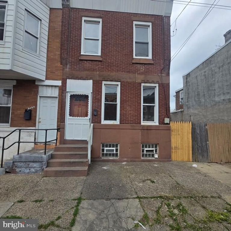3106 EMERALD ST, Philadelphia, PA 19134