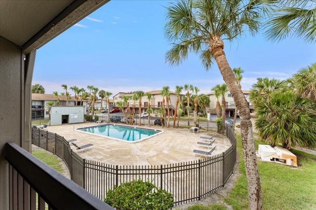 6332 NEWTOWN CIRCLE 32B5, Tampa, FL 33615