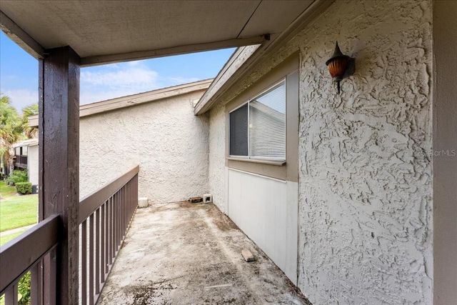 6332 NEWTOWN CIRCLE 32B5, Tampa, FL 33615