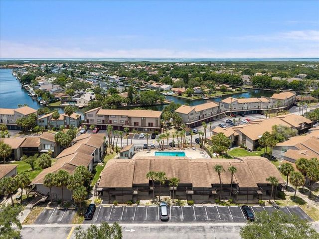 6332 NEWTOWN CIRCLE 32B5, Tampa, FL 33615