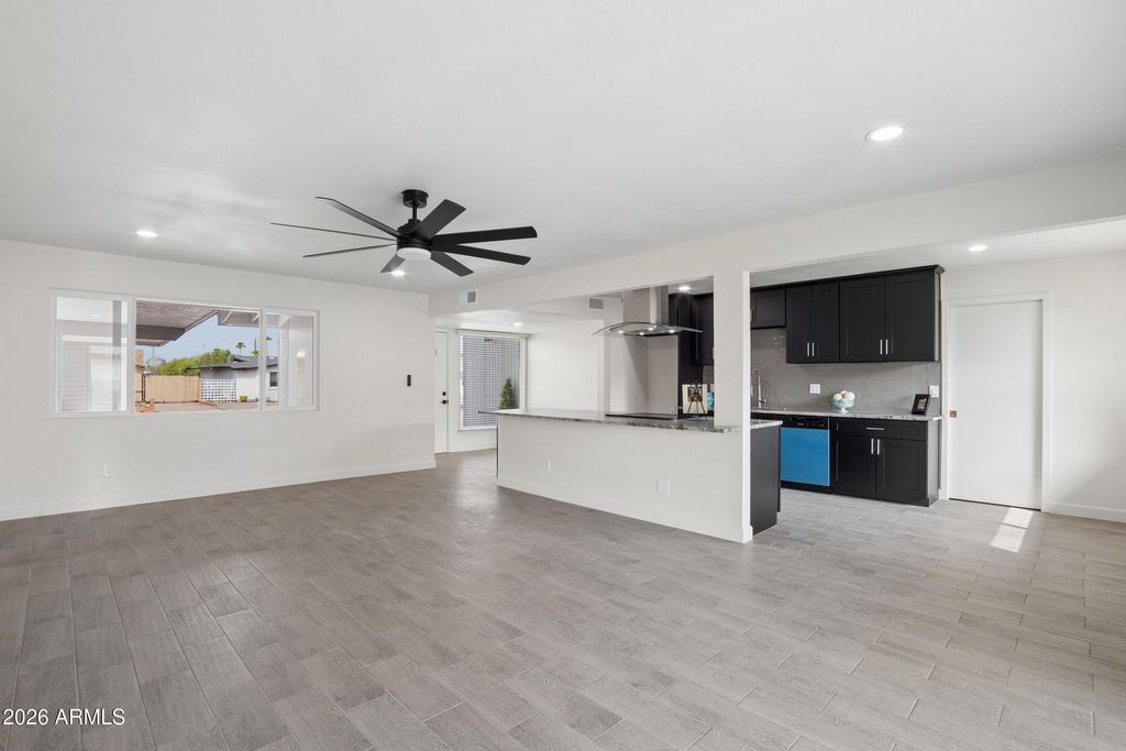 839 S SARANAC Avenue, Mesa, AZ 85208 — photo 4