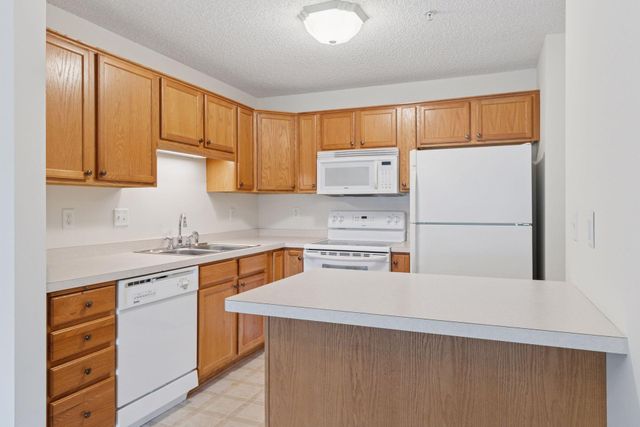 2231 Penn Place 209, North Saint Paul, MN 55109