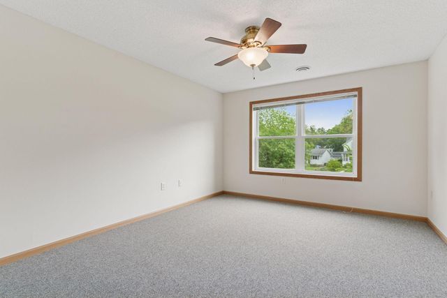 2231 Penn Place 209, North Saint Paul, MN 55109