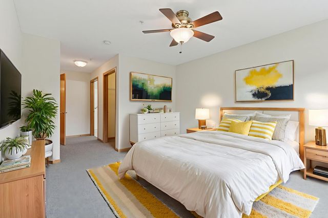 2231 Penn Place 209, North Saint Paul, MN 55109