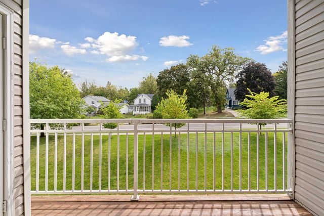 2231 Penn Place 209, North Saint Paul, MN 55109