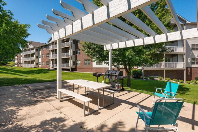 2231 Penn Place 209, North Saint Paul, MN 55109