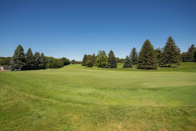 2231 Penn Place 209, North Saint Paul, MN 55109