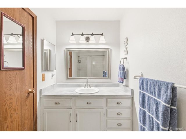 318 Wright St 104, Lakewood, CO 80228