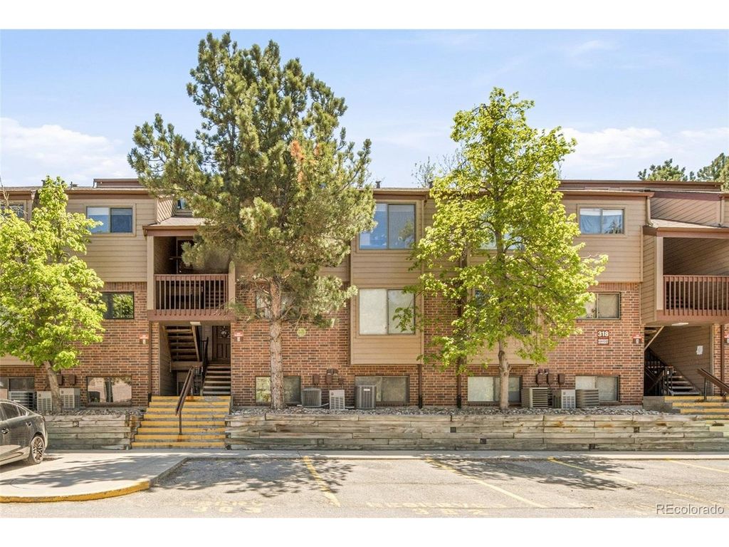 318 Wright St 104, Lakewood, CO 80228