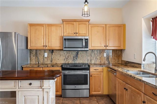 2025 Nicklaus DR, Suffolk, VA 23435