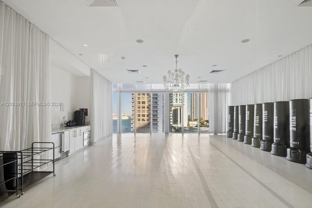 465 Brickell Ave 3804, Miami, FL 33131