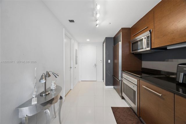 465 Brickell Ave 3804, Miami, FL 33131