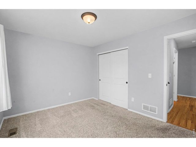 2303 Sunbury Ln, Fort Collins, CO 80524