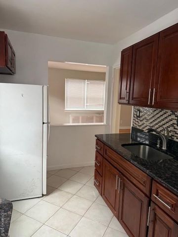 75-07 260th Street 1A, Glen Oaks, NY 11004