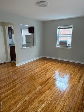 75-07 260th Street 1A, Glen Oaks, NY 11004