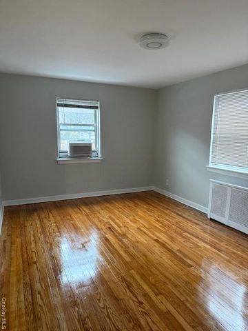 75-07 260th Street 1A, Glen Oaks, NY 11004