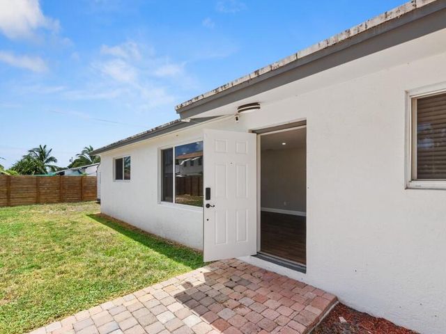 1632 N L Street, Lake Worth Beach, FL 33460