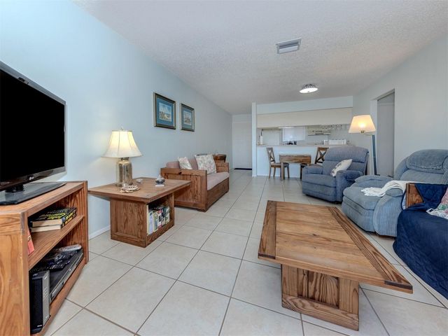 217 AIRPORT AVENUE W 216, Venice, FL 34285