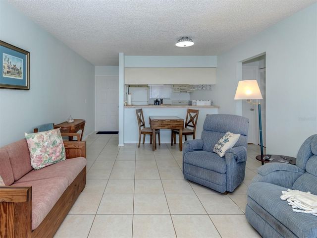 217 AIRPORT AVENUE W 216, Venice, FL 34285