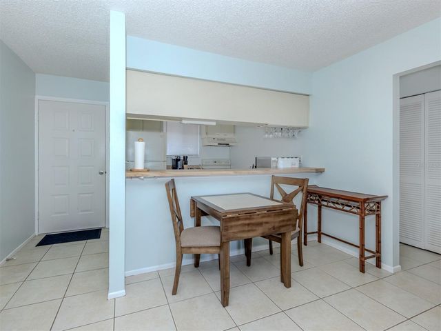217 AIRPORT AVENUE W 216, Venice, FL 34285