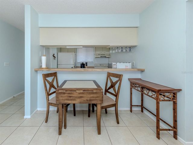 217 AIRPORT AVENUE W 216, Venice, FL 34285