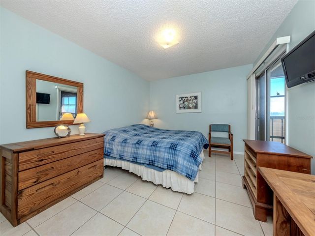 217 AIRPORT AVENUE W 216, Venice, FL 34285