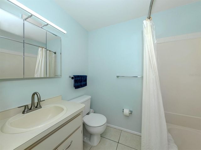 217 AIRPORT AVENUE W 216, Venice, FL 34285