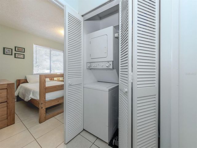 217 AIRPORT AVENUE W 216, Venice, FL 34285