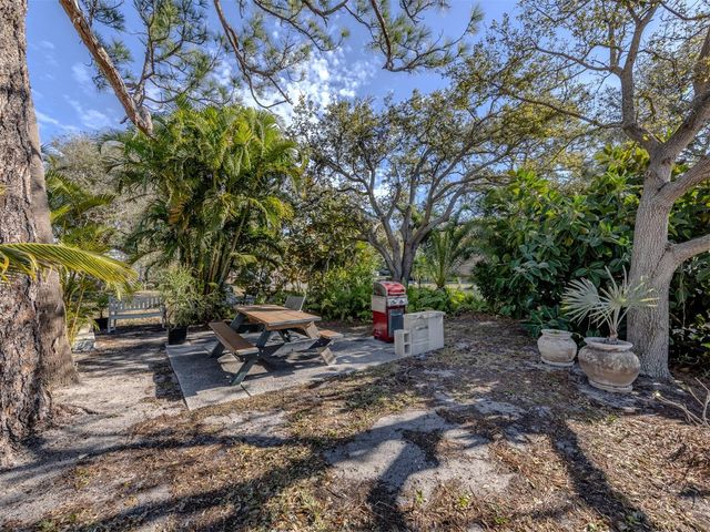 217 AIRPORT AVENUE W 216, Venice, FL 34285