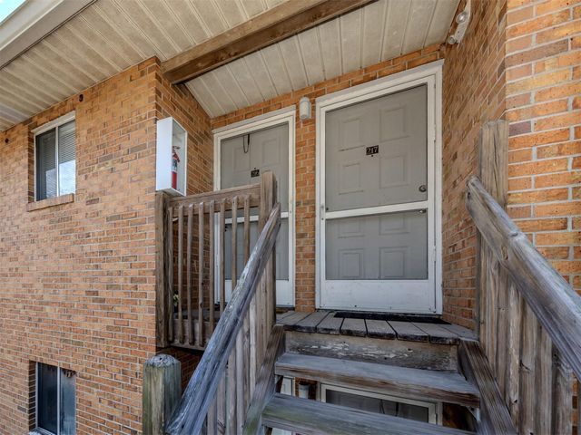 217 AIRPORT AVENUE W 216, Venice, FL 34285