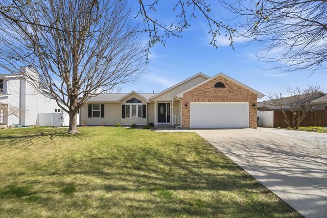 1510 N Wuthering Hills Drive, Janesville, WI 53546