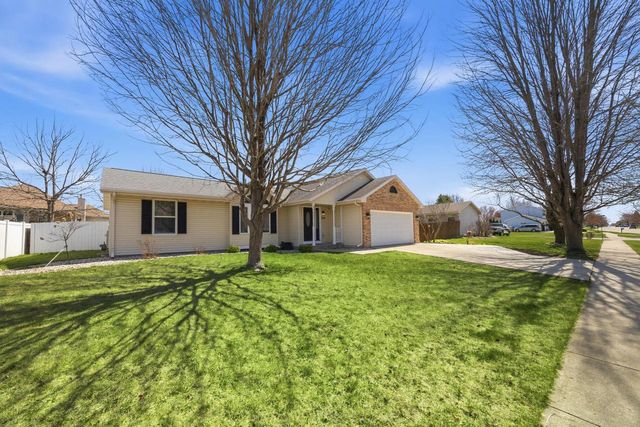 1510 N Wuthering Hills Drive, Janesville, WI 53546